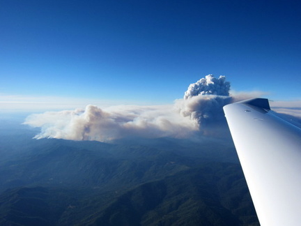 04 - Yosemite Fire from S 2 hrs later.JPG