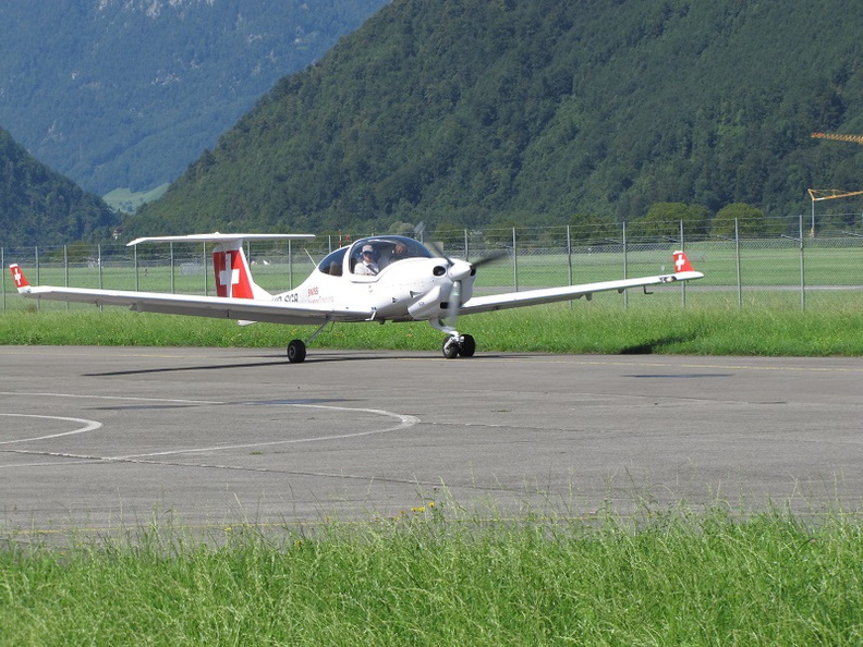 DA40 PC12.jpg