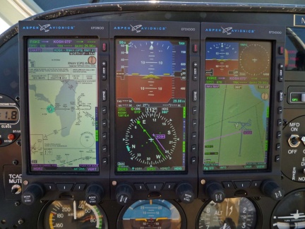 my da40 aspen cockpit on the ground at oshkosh